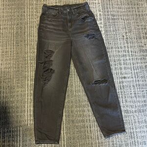 Black American Eagle boyfriend jeans